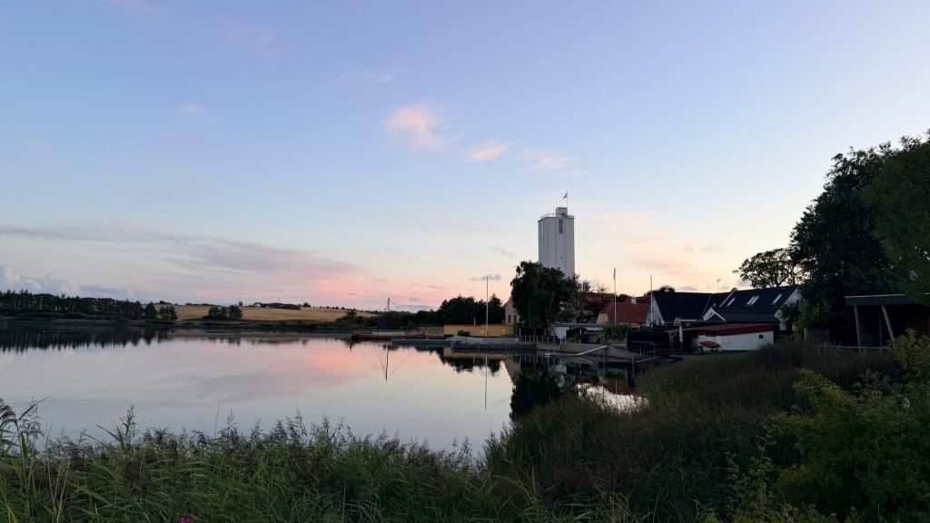 Doverodde - Blick vom Hafen zum Museum TYK