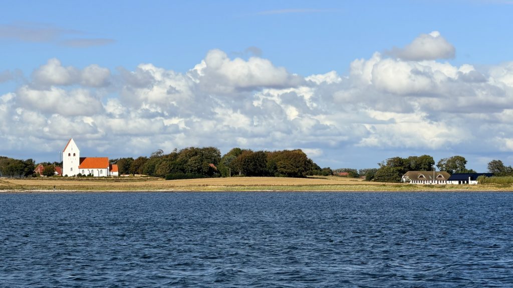  Jegind auf Jegindø - Dorfkirche
