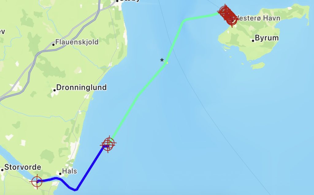 Route Mou – Læsø, 26. August 2026 (grün: unter Segeln, blau: unter Motor oder mit Motorunterstützung)