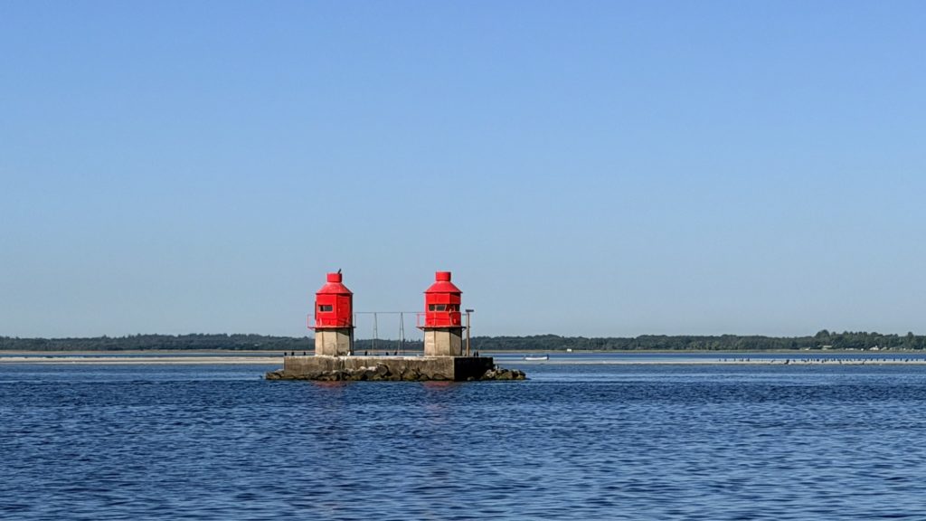 Hals - Egense N. Lige Forfyr (zeigt als Richtfeuer zusammen mit dem Egense Bagfyr einlaufenden Schiffen die Fahrwasserlinie)