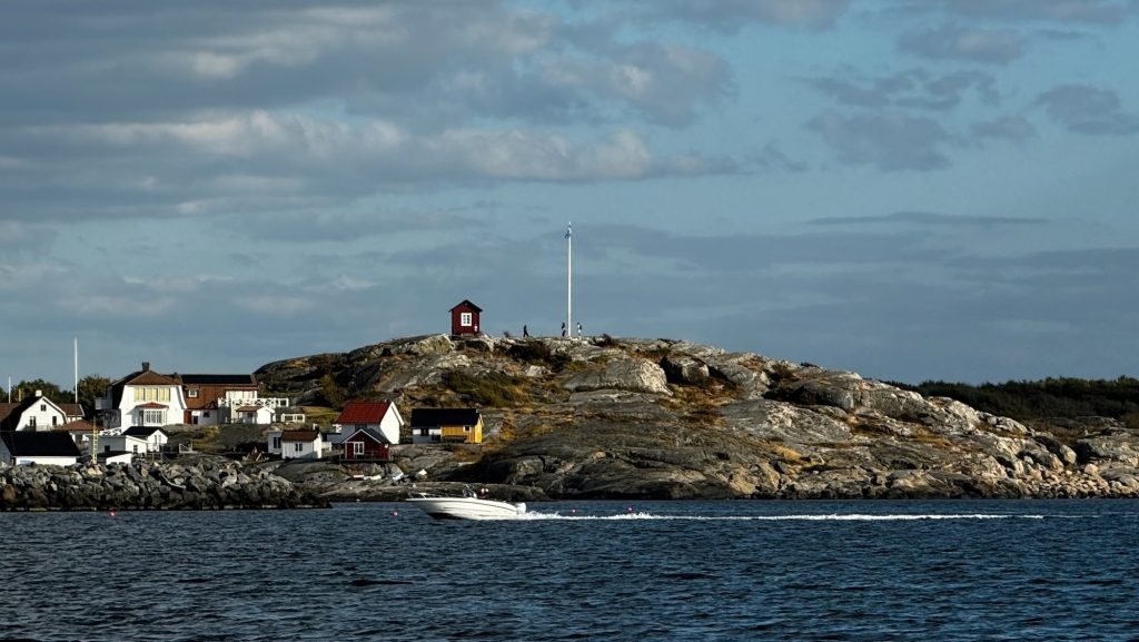 Vrångö: Annäherung und Blick auf das Lotsenhäuschen