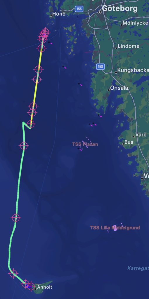 Route Vinga – Anholt, 01. September 2026 (grün: unter Segeln, blau: unter Motor oder mit Motorunterstützung)