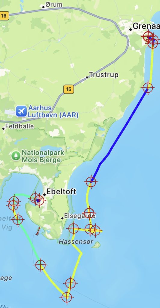 Route Grenå – Ebeltoft, 04. September 2026 (grün: unter Segeln, blau: unter Motor oder mit Motorunterstützung)